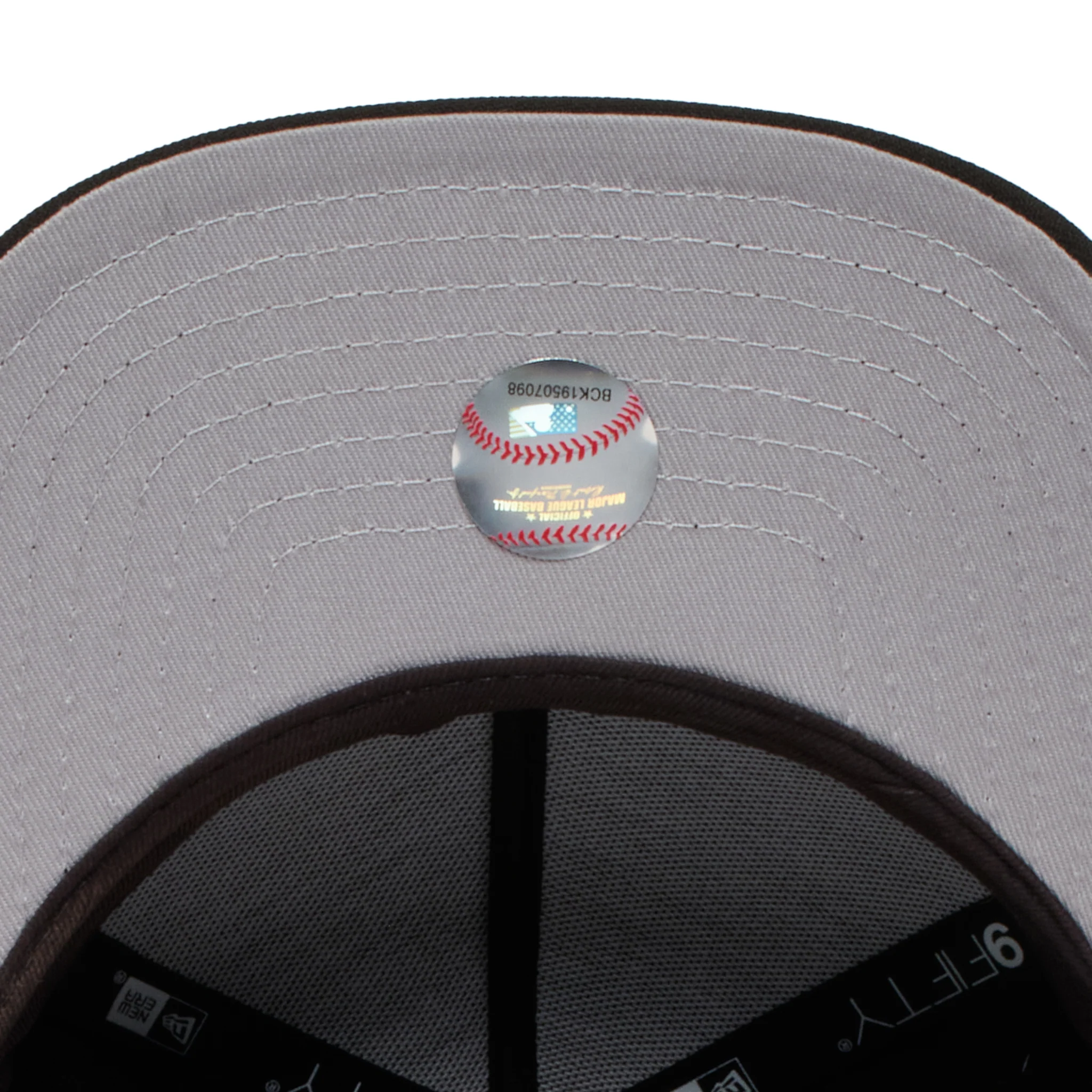 Chicago White Sox All Black 950 A Frame 2005 WS Snap Back - Image 5