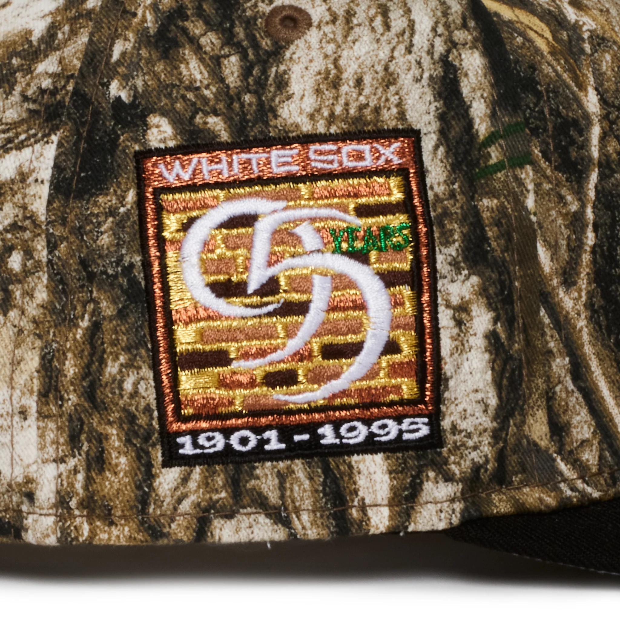 Chicago White Sox Real Tree and Black 950 AFrame Snap Back - Image 3