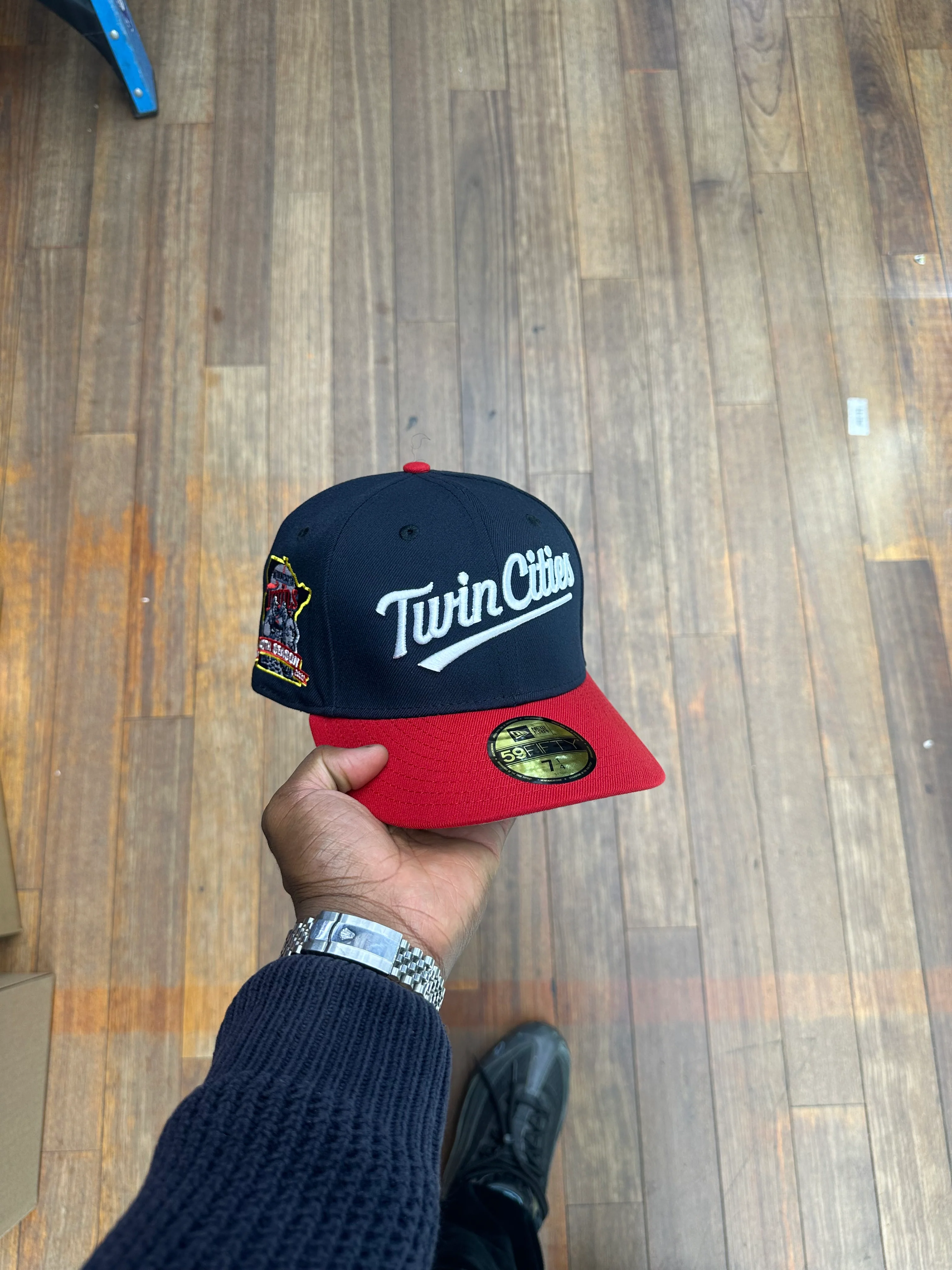 Minnesota Twins Navy Script Twin Cities and Red 40Th - Image 3