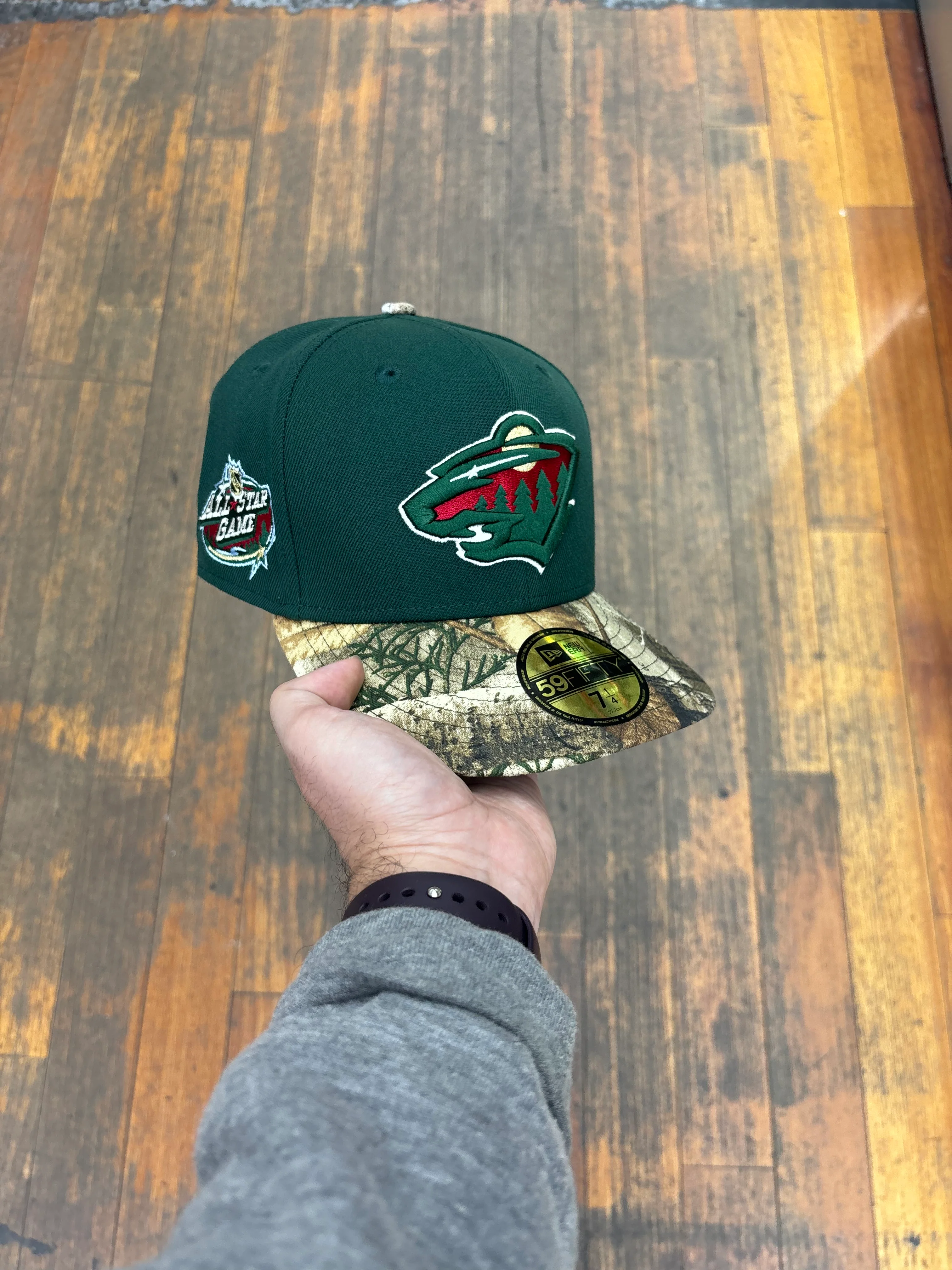 Minnesota Wild Dark Green & Real Tree - Image 4
