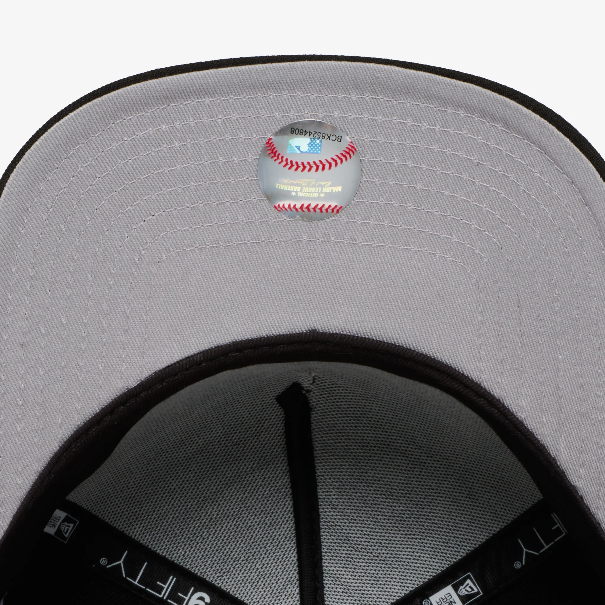 New York Yankees Black 1996 WS 950 AFrame Snap Back - Image 7