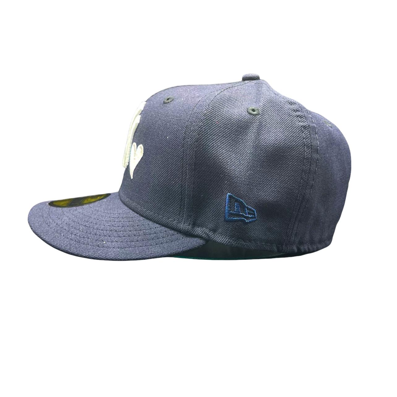 New York Yankees Navy Pink Heart 27X - Image 5